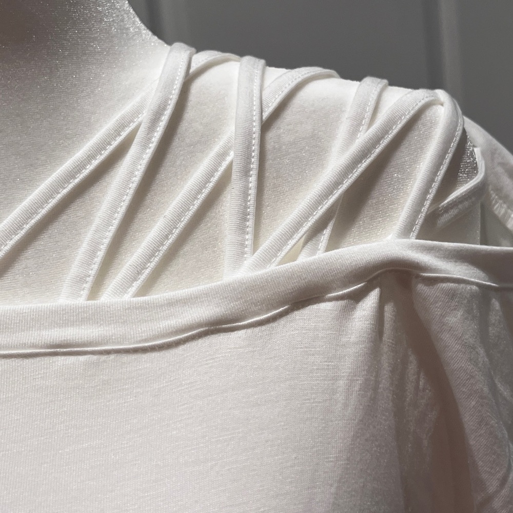 White Off the Shoulder Short Sleeve T-Shirt (NWOT) - Picture 3 of 8